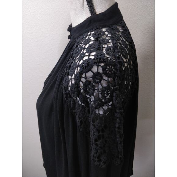 Free People Black Lace Cold Shoulder Mock Neck Choker Cutout Top Size XS - Picture 7 of 11